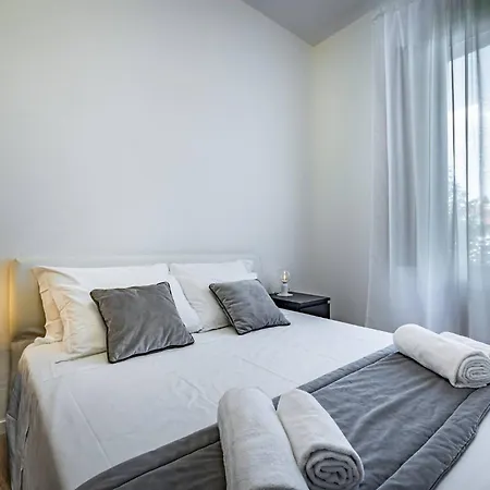 Yd Aleardi Luminous And Comfy Appartement