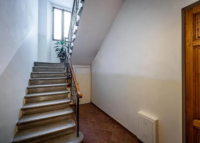 Daire Yd Aleardi Luminous And Comfy Floransa