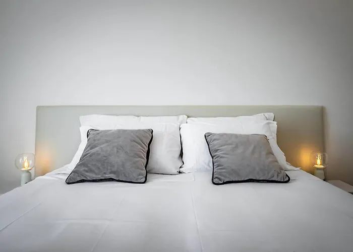 Yd Aleardi Luminous And Comfy Daire